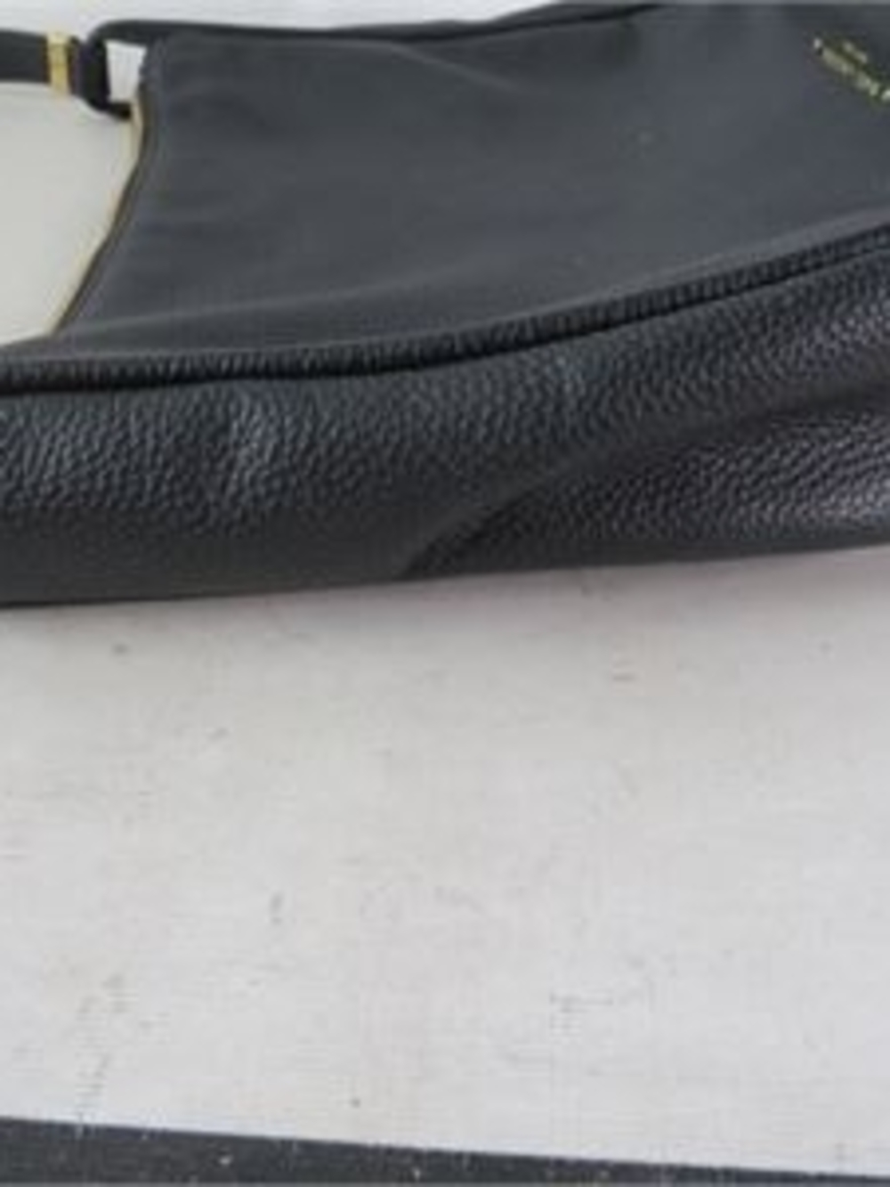 Marc Jacobs Black Pebbled Leather Shoulder Bag - Picture 7 of 13